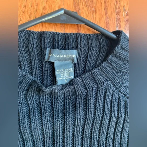 Banana Republic Women’s Sweater Size S - Picture 3 of 3